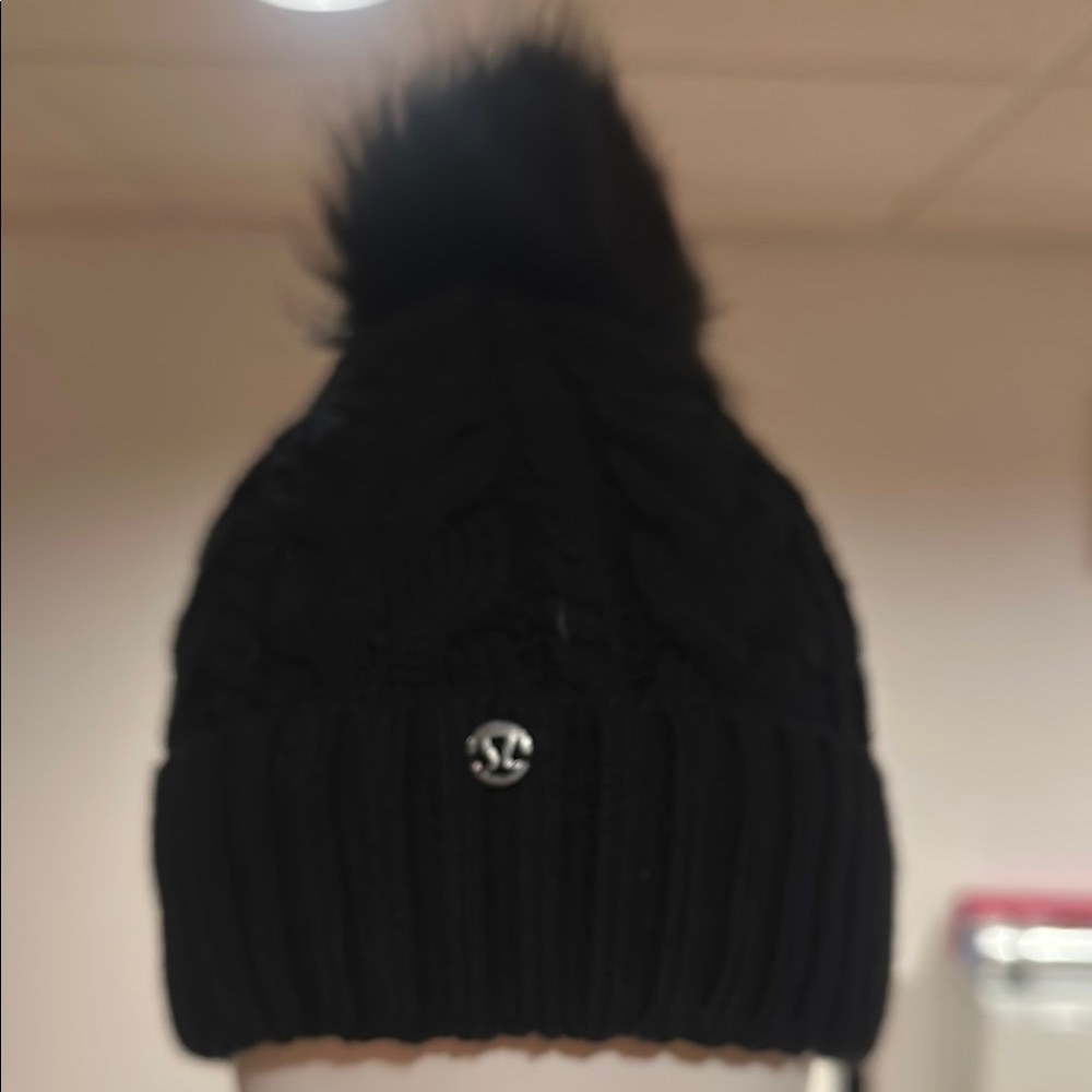 Lululemon Black Knit Pom-Pom Hat